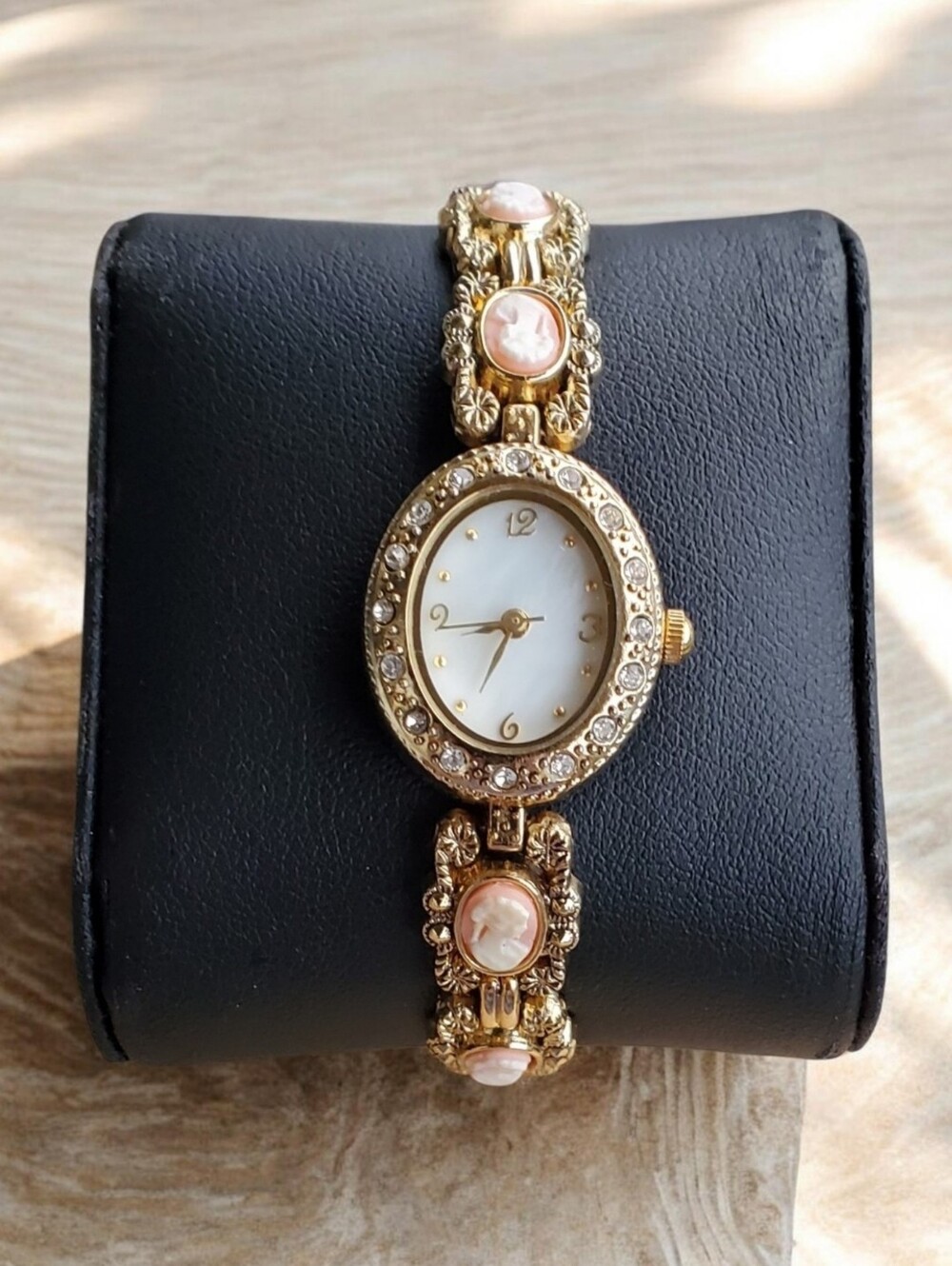 Vtg. Gold Cameo Ladies Watch